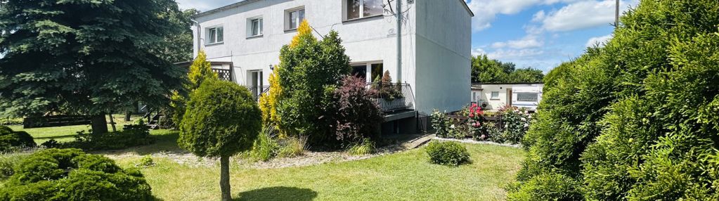 Dom parterowy z garażem i dużym trasem