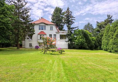 Okolice ul. lipińskiego    piękny ogród/2 garaże