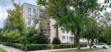 Dwupokojowe, dwustronne, duży balkon i piwnica