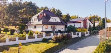 4 sypialnie w rumi, dodatkowa przestrzeń pod domem