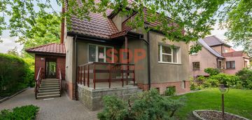 Klimatyczny dom w otoczeniu zieleni, biskupin 240 m2 / 803 m2