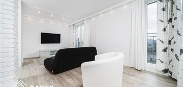 2 pokoje, balkon z widokiem na kopiec, m.postojowe