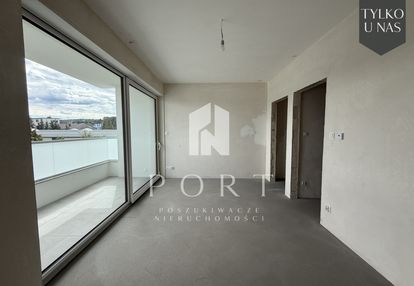 Dwupoziomowe mieszkanie z tarasami!