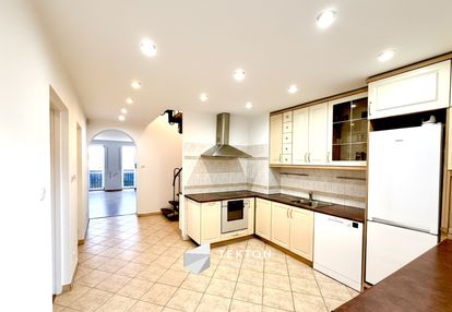 Dwupoziomowe 108 m²/4 pokoje/ balkon/ klimatyzacja