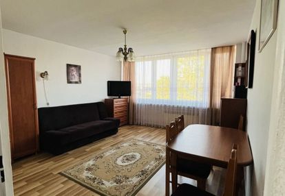 |kawalerka | oddzielna kuchnia | łazienka z oknem|