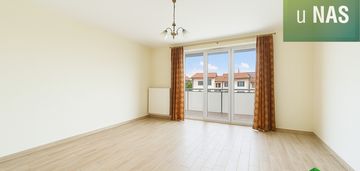 Trzy pokoje z dużym narożnym balkonem