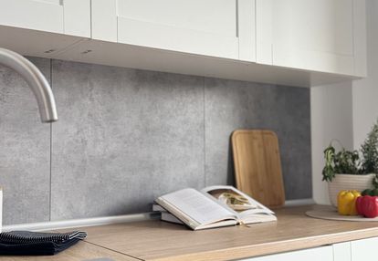 Nowe ładne mieszkanie sypialnią i balkonem