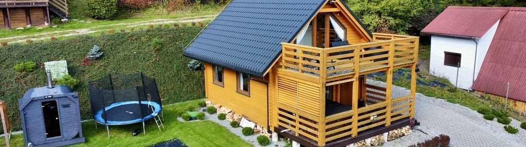 Całoroczny domek z widokiem na jezioro i góry