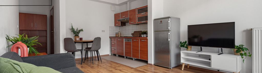 Miejsce postojowe, jasne, balkon, cybernetyki!