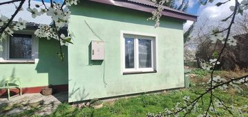 Niewielki domek w hurku, możliwość rozbudowy