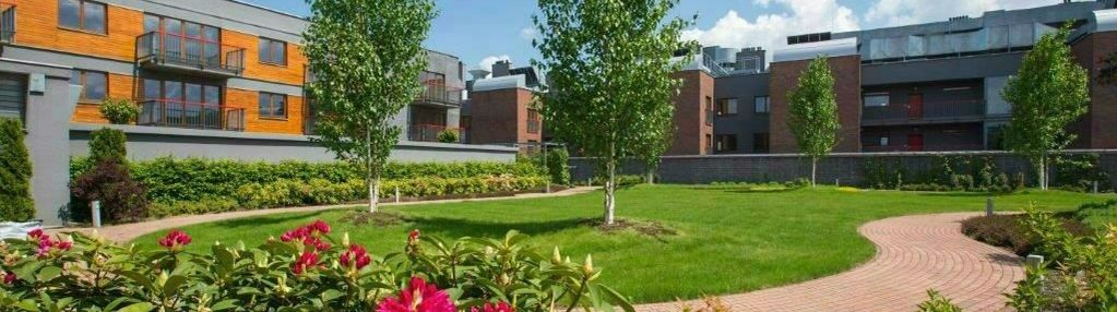 Nowoczesny apartament w centrum z ogrodem!