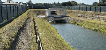 Rekreacyjna działka ze stawem 5km od park rozrywki