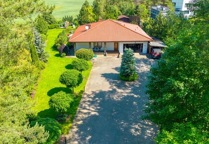 Dom wolnostojący w środku lasu! 235m2 basen, sauna