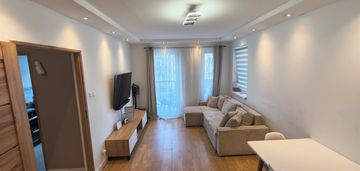 46m2, 2 pokoje, balkon, 1 piętro, oś.zamknięte