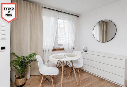 Kawalerka z ogródkiem i miejscem parkingowym stogi