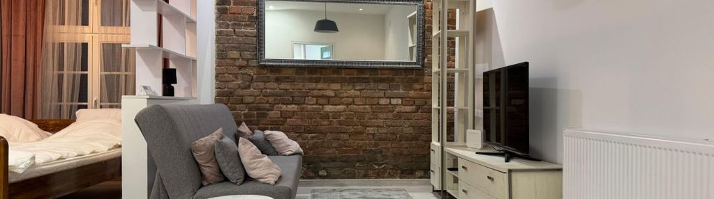 M2 w śródmieściu z wielką piwnicą na usługi!