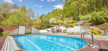 Dom z bali z basenem