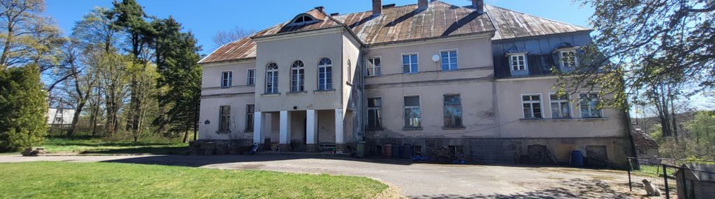 Pałac z xviii wieku w gostkowie koło bytowa