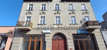 Kamienica w centrum z najemcami