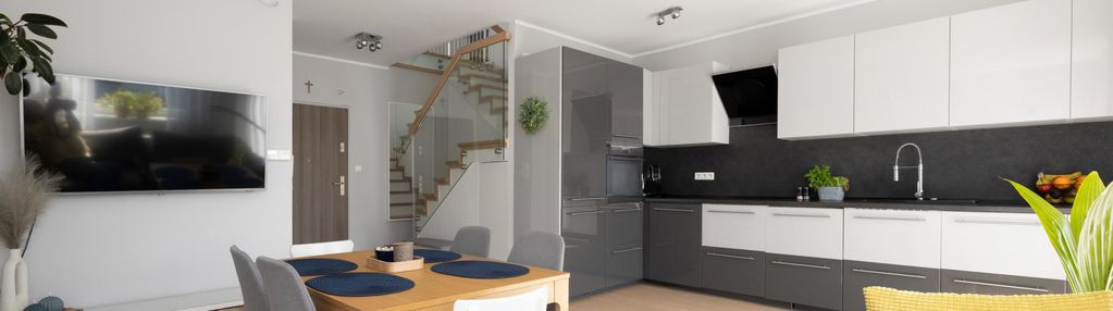 Piękne, jasne mieszkanie / balkon / hala garażowa