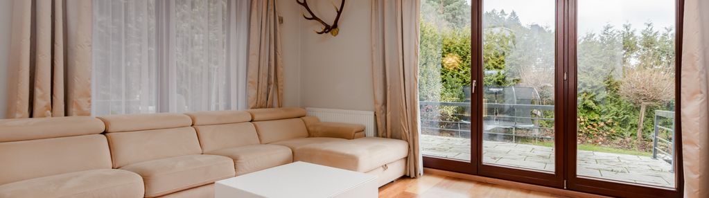 Dom w zabudowie bliźniaczej z garażem