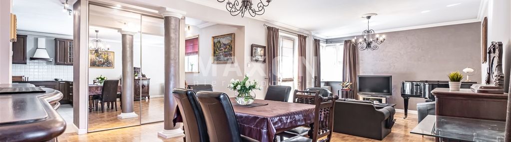 Przestronny apartament z dwoma balkonami.
