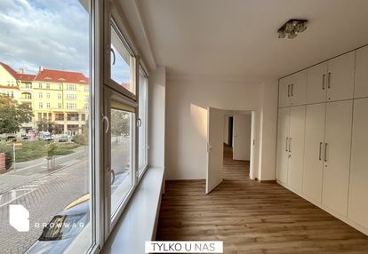 Mieszkanie z widokiem na zielony skwer