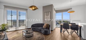 Przestronny apartament na woli z widokiem