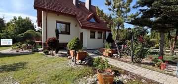 Komfortowy dom premium z fotowoltaiką i garażami