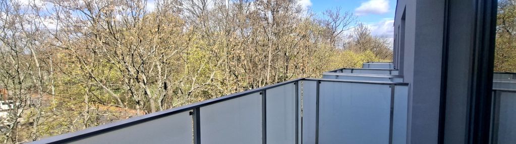 Gotowe do odbioru. widok na park.