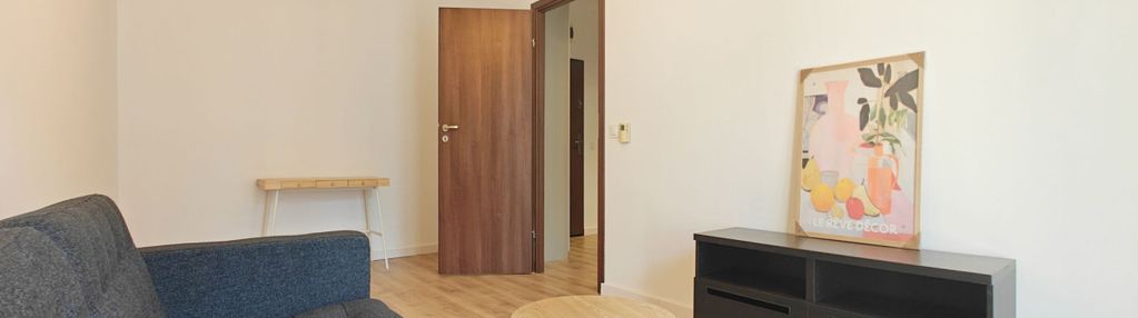 =przestronne, 2 zamykane pokoje, garaż przyjaźni=