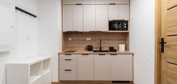 2 pok i ogród i myśliwska i parking w cenie i nowe