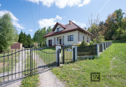 Dom wolnostojący w pięknej okolicy!