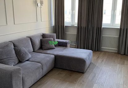 Salon z aneksem i sypialnia, blisko metro