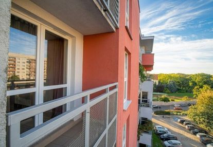 Z tarasem i oddzielną kuchnią 2 pokojowe popowice