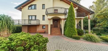 Wyjątkowy dom z dwiema częściami mieszkalnymi