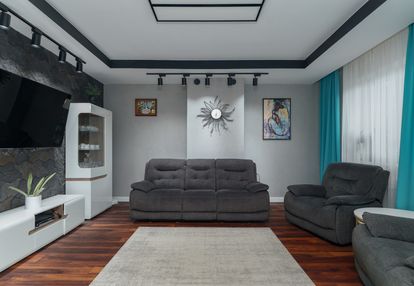 Dom 156,5 m² w kobyłce: fotowoltaika | 4 sypialnie