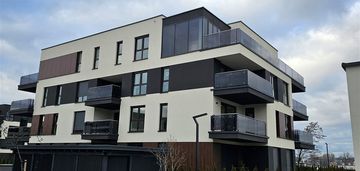 Duże, 4 pokojowe mieszkanie z ogrodem zimowym.