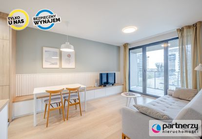 2 pokoje z balkonem, miejscem w hali i piwnicą!