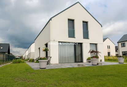 Dom wolnostojący 140 m2 z tarasem w mnikowie