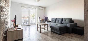 Studio z oddzielną kuchnią*bagry*m.postoj.+komórka