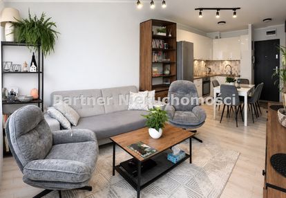 2 pokoje, balkon, po remoncie, w pełni umeblowane