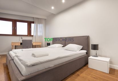 Eleganckie 2 pokoje, klimatyzacja, garaż