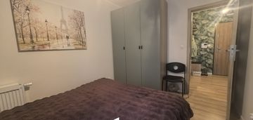 2-pokoje|miejsce parkingowe|osobna kuchnia|balkon