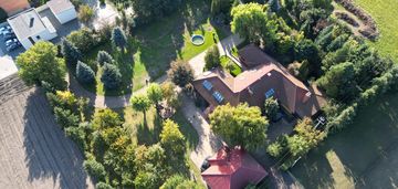 Rezydencja w prywatnej enklawie