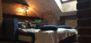 Klimatyczne 2 pokoje na poddaszu