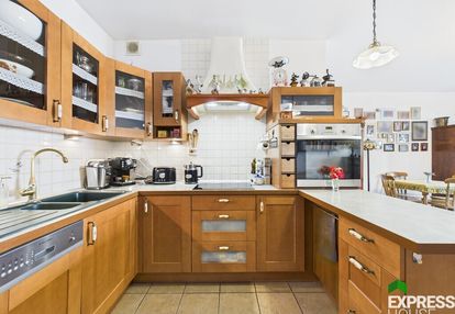 2 pokoje, 61 m2 , ogród, parking, komórka