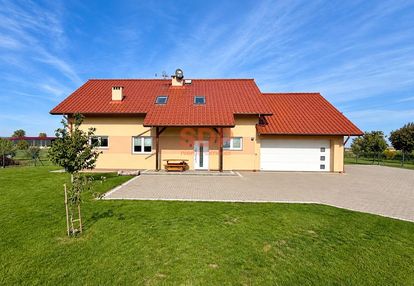 Dom wolnostojący z garażem | 1372 m2 działka