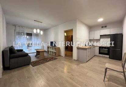 Atrakcyjne, nowy blok, wysoki parter z balkonem