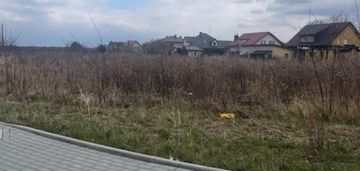 Kompleks 18 działek o pow. od 999 m2 do 1200 m2.